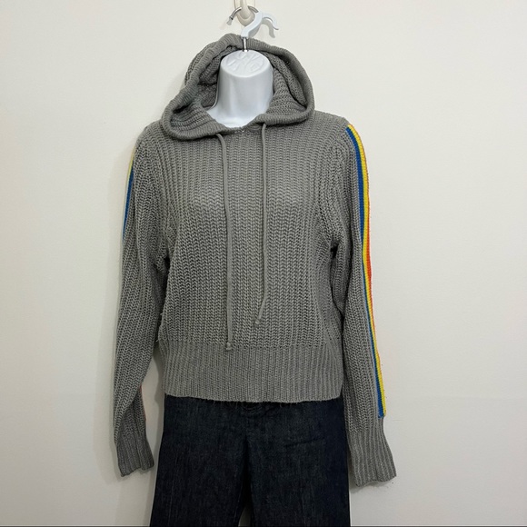 Gray rainbow sweater by Derek Heart is in excellent condition. Size small - Picture 1 of 10